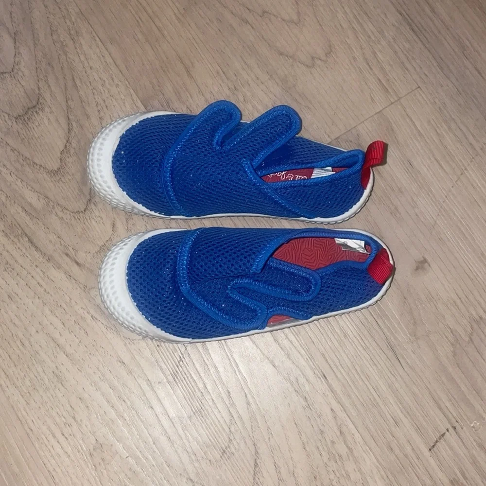 Cat and Jack toddler walking water shoes hook and loop size 10